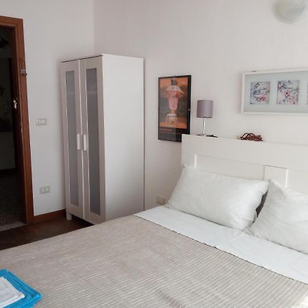 B & B Livia Oliva Lido de Venise Extérieur photo