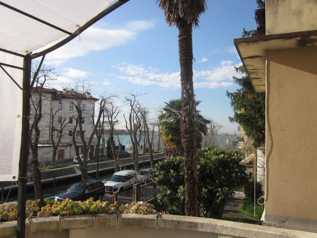 B & B Livia Oliva Lido de Venise Extérieur photo