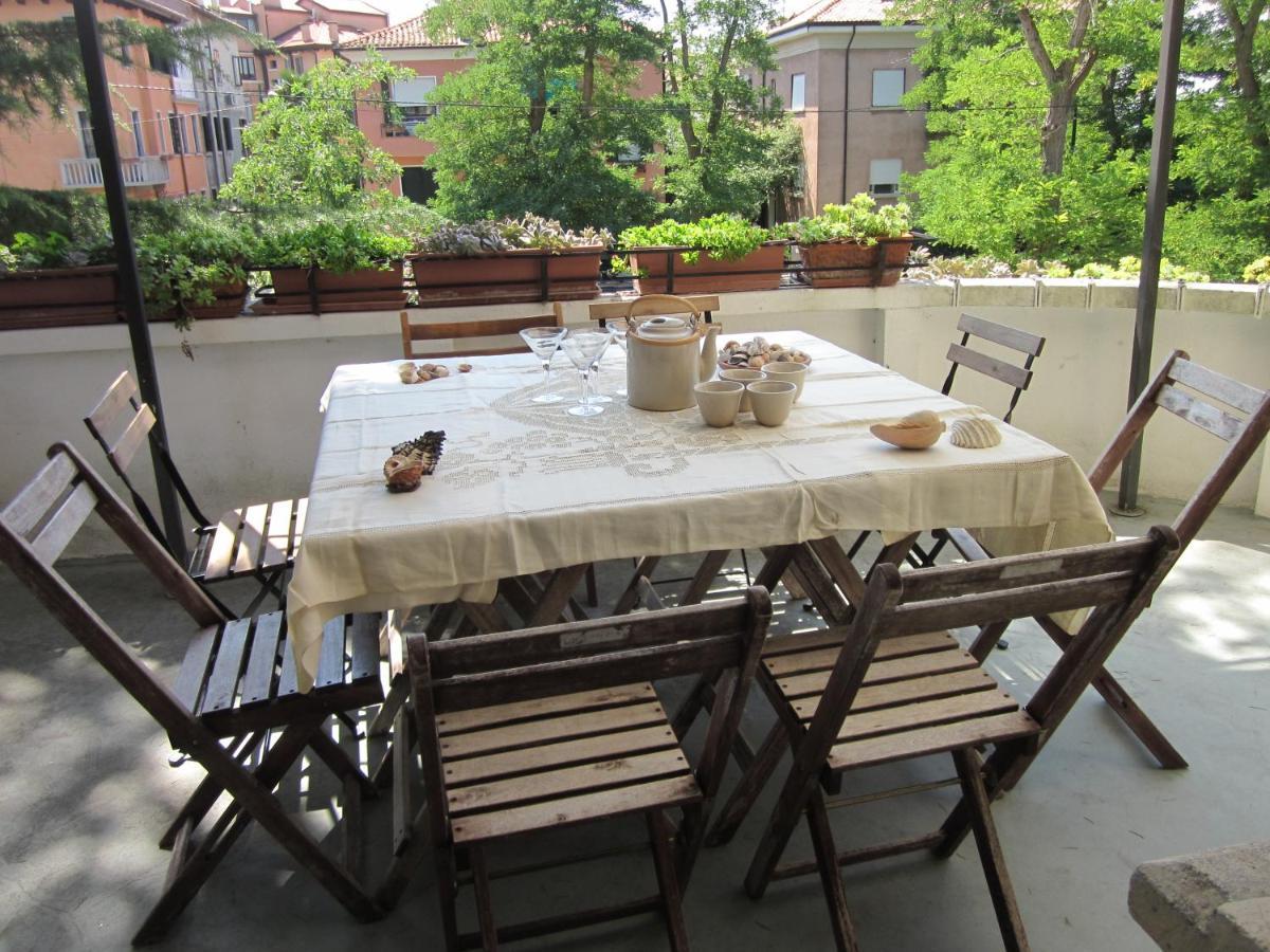 B & B Livia Oliva Lido de Venise Extérieur photo